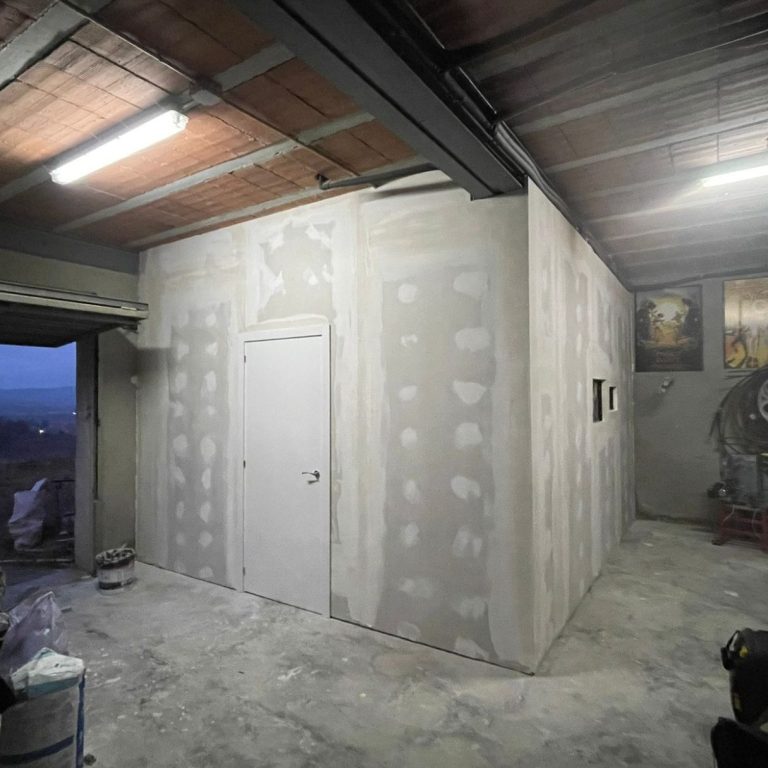 Montaje de tabiquería de yeso laminado y pladur en locales
