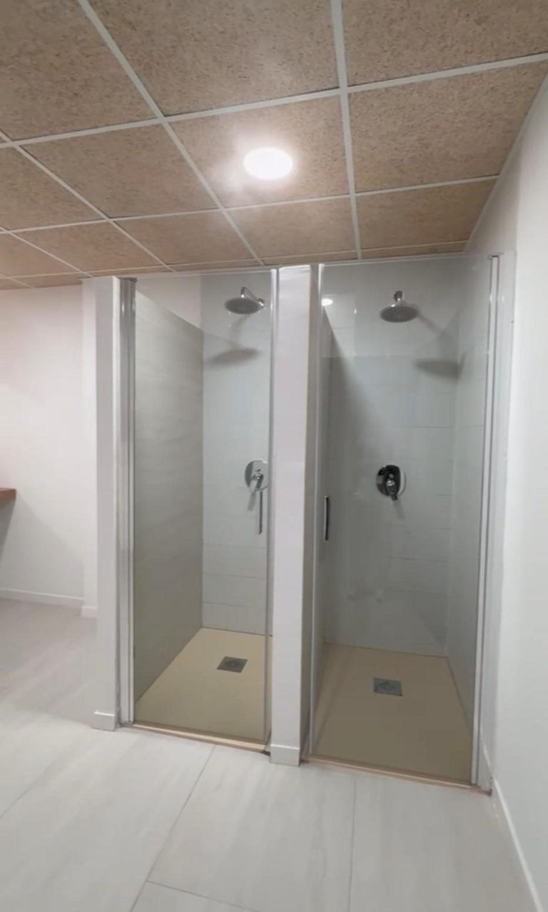 Reforma de baños modernos y duchas de obra en Barcelona