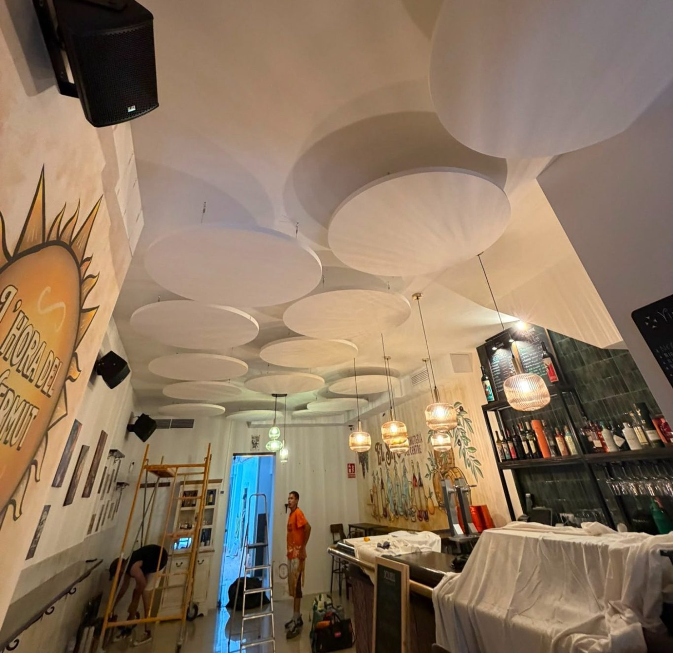 Acondicionamiento acústico y diseño de techos en locales de Barcelona